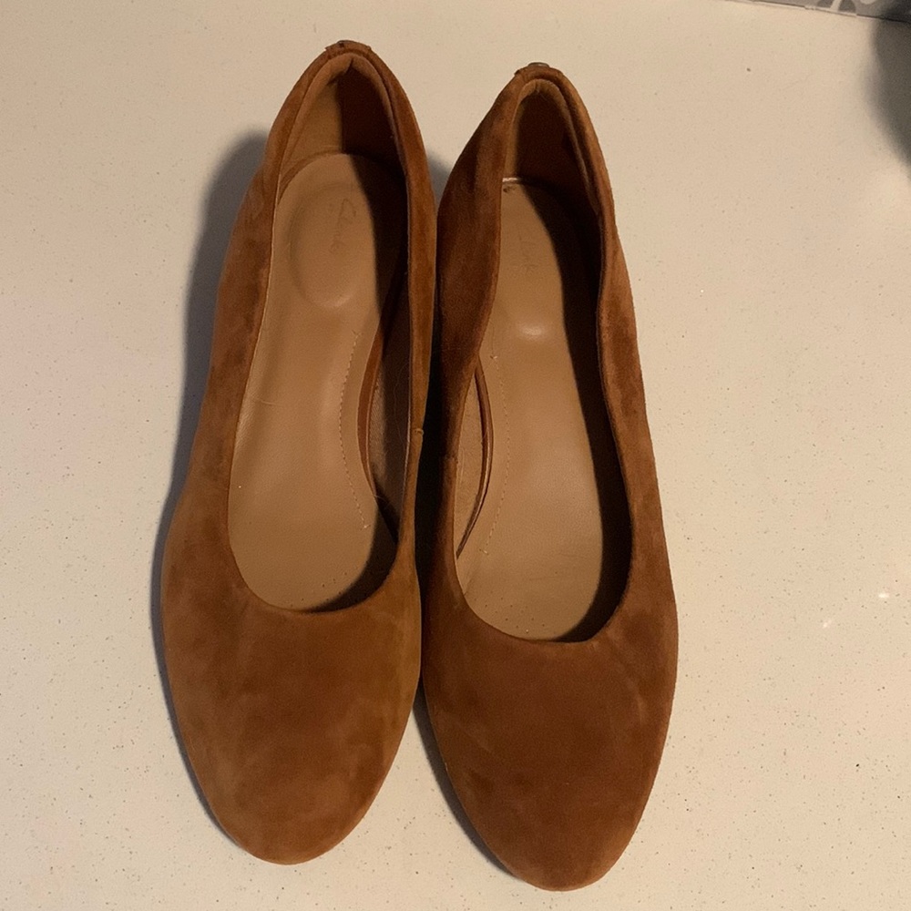 Clarks artisan velvet shoes
